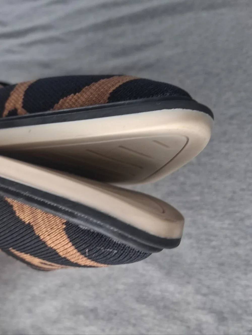 Louise et Cie Leopard Print Flat Shoes Pointed Toe Slip On Business Casual 8.5